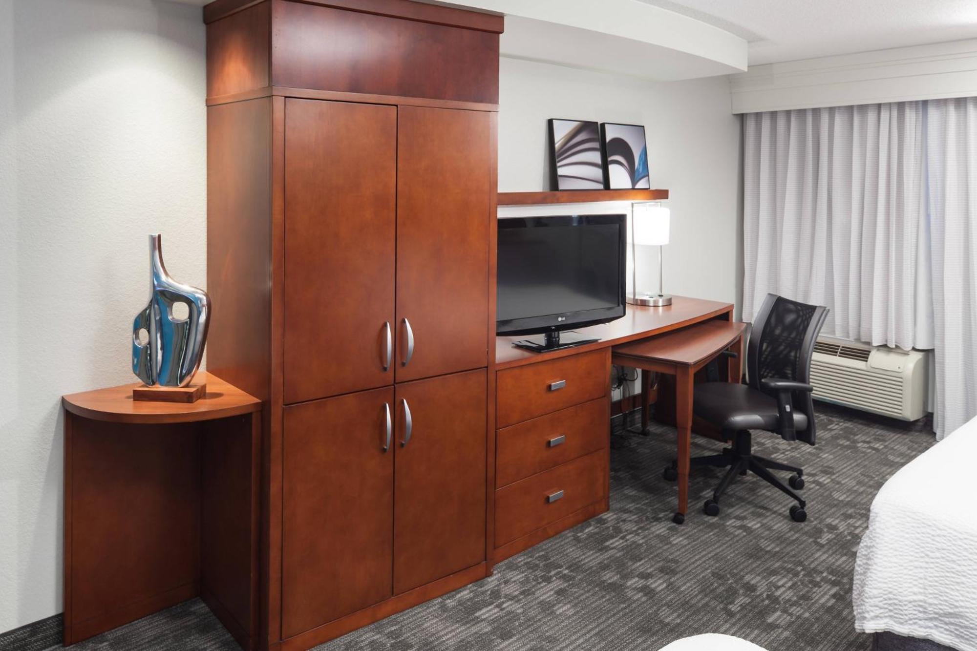Courtyard By Marriott Hattiesburg Esterno foto